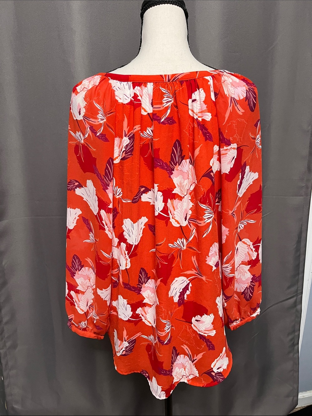 Vibrant Red Floral V-Neck Blouse - Picture 3 of 4
